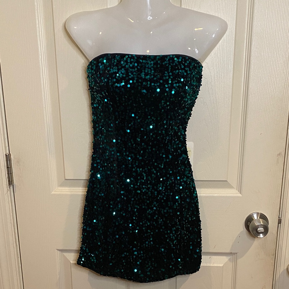American Threads Strapless Emerald Green Sequin Mini Dress
